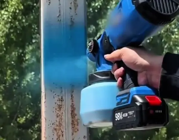 Built-in LED spotlight